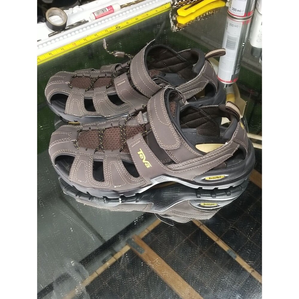 Mens 8 Teva Forebay Fisherman Sandals Mens Size 8 Brown Leather Hook & Loop MINT